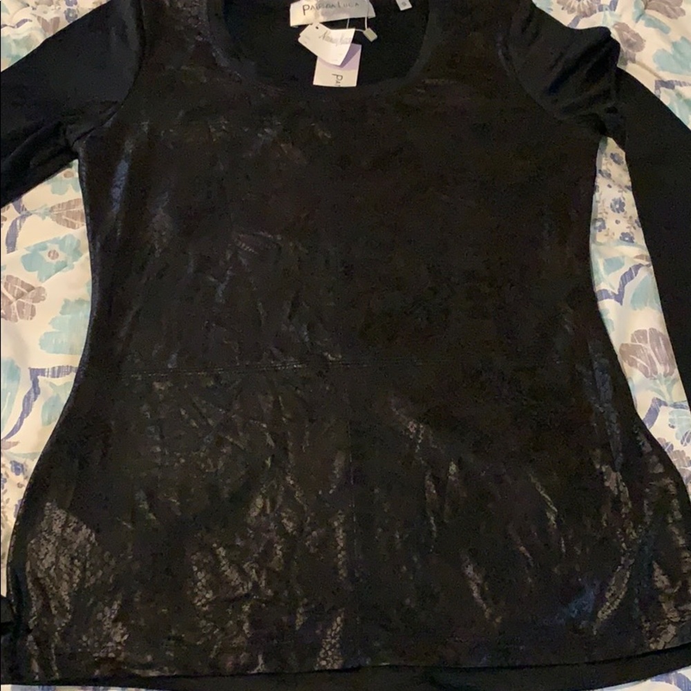 Black fitted top. Snake skin look